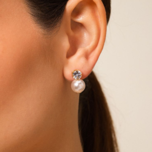 Brincos dourado com pérola & decoração de strass