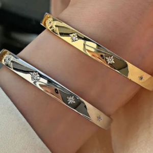 Pulseira/Bracelete Dourado decoração de strass