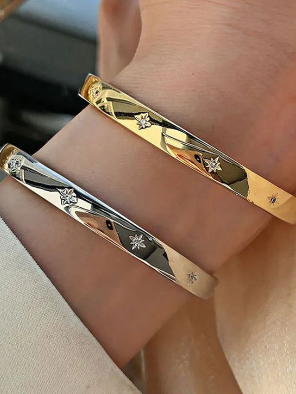 Pulseira/Bracelete Dourado decoração de strass